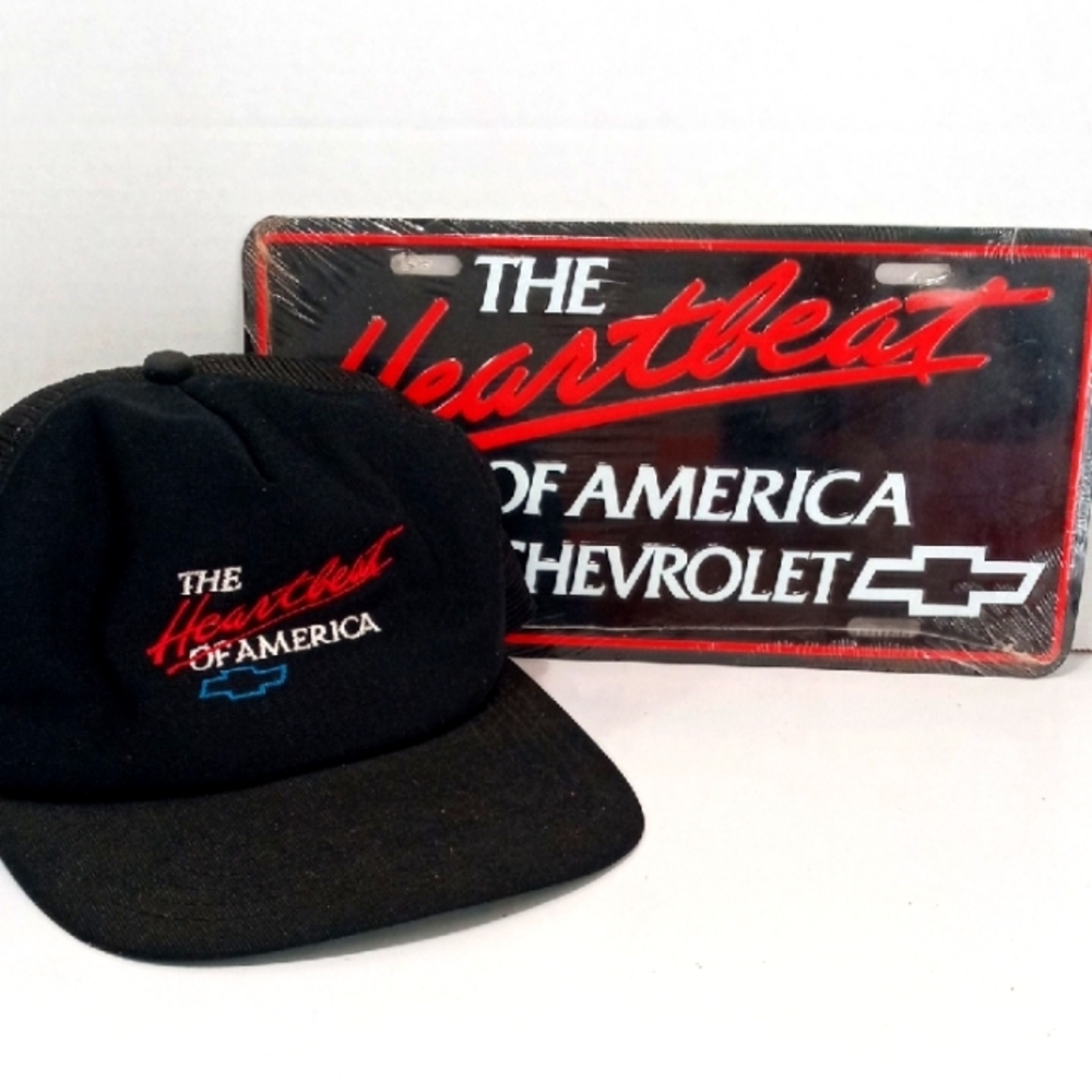 VINTAGE CHEVROLET HEARTBEAT OF AMERICA HAT AND LICENSE PLATE